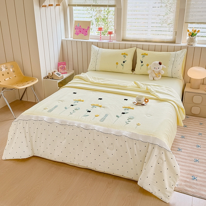 91家纺网 家纺一手货源 找家纺 （总）梧桐家居 2025爆款小清新绣花蕾丝边全棉夏被夏凉被空调被四件套 安娜花园