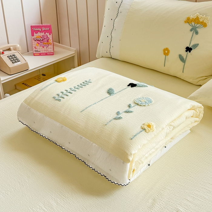 91家纺网 家纺一手货源 找家纺 梧桐家居 2025爆款小清新绣花蕾丝边全棉夏被夏凉被空调被四件套 安娜花园 安娜花园-鹅黄