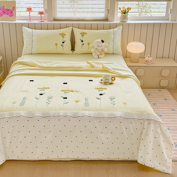 91家纺网 家纺一手货源 找家纺 梧桐家居 2025爆款小清新绣花蕾丝边全棉夏被夏凉被空调被四件套 安娜花园 安娜花园-鹅黄