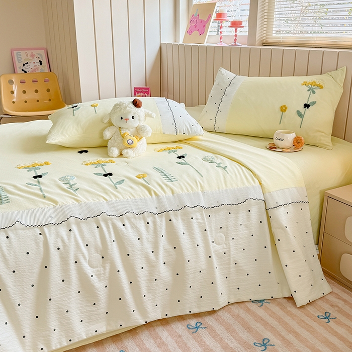 91家纺网 家纺一手货源 找家纺 梧桐家居 2025爆款小清新绣花蕾丝边全棉夏被夏凉被空调被四件套 安娜花园 安娜花园-鹅黄