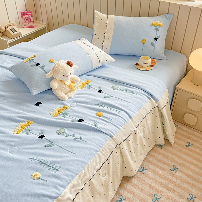 91家纺网 家纺一手货源 找家纺 梧桐家居 2025爆款小清新绣花蕾丝边全棉夏被夏凉被空调被四件套 安娜花园 安娜花园-天蓝