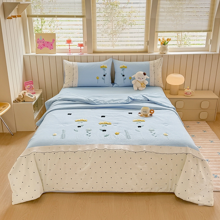 91家纺网 家纺一手货源 找家纺 梧桐家居 2025爆款小清新绣花蕾丝边全棉夏被夏凉被空调被四件套 安娜花园 安娜花园-天蓝