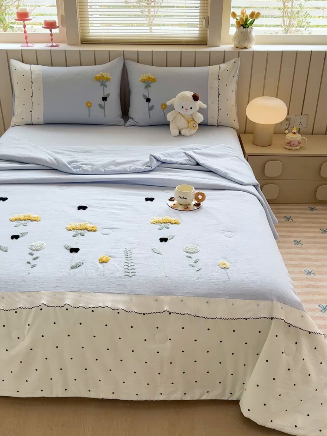 91家纺网 家纺一手货源 找家纺 梧桐家居 2025爆款小清新绣花蕾丝边全棉夏被夏凉被空调被四件套 安娜花园 安娜花园-天蓝