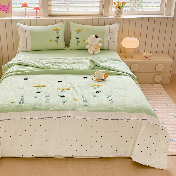 91家纺网 家纺一手货源 找家纺 梧桐家居 2025爆款小清新绣花蕾丝边全棉夏被夏凉被空调被四件套 安娜花园 安娜花园-浅绿