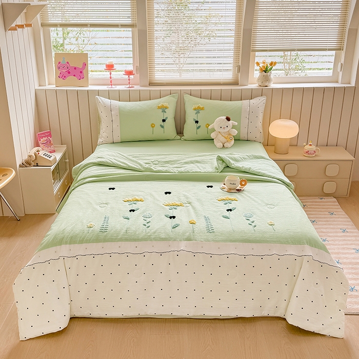 91家纺网 家纺一手货源 找家纺 梧桐家居 2025爆款小清新绣花蕾丝边全棉夏被夏凉被空调被四件套 安娜花园 安娜花园-浅绿