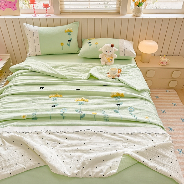 91家纺网 家纺一手货源 找家纺 梧桐家居 2025爆款小清新绣花蕾丝边全棉夏被夏凉被空调被四件套 安娜花园 安娜花园-浅绿