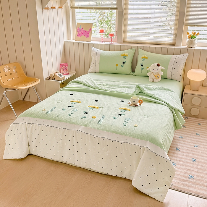 91家纺网 家纺一手货源 找家纺 梧桐家居 2025爆款小清新绣花蕾丝边全棉夏被夏凉被空调被四件套 安娜花园 安娜花园-浅绿