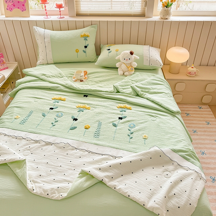 91家纺网 家纺一手货源 找家纺 梧桐家居 2025爆款小清新绣花蕾丝边全棉夏被夏凉被空调被四件套 安娜花园 安娜花园-浅绿