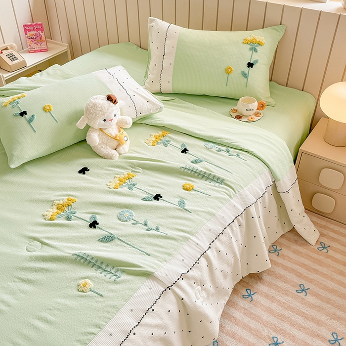 91家纺网 家纺一手货源 找家纺 梧桐家居 2025爆款小清新绣花蕾丝边全棉夏被夏凉被空调被四件套 安娜花园 安娜花园-浅绿