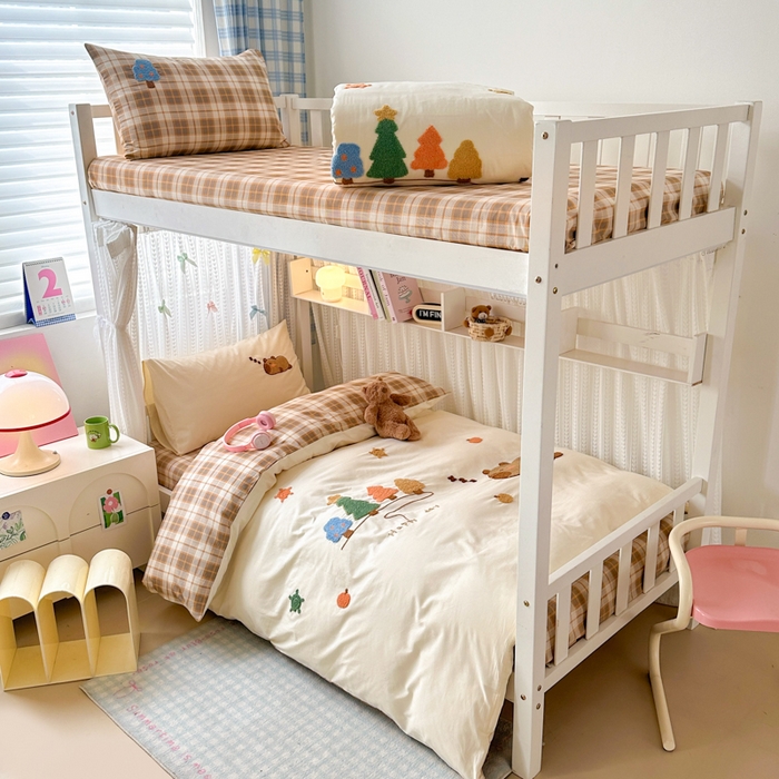 91家纺网 家纺一手货源 找家纺 （总）如意朵 2025新款全棉小清新绣花学生季三四件套