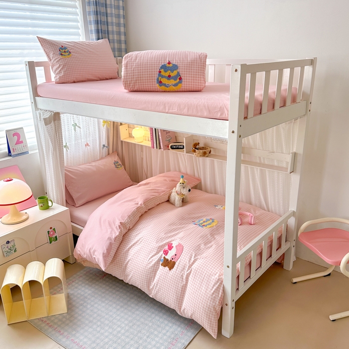 91家纺网 家纺一手货源 找家纺 （总）如意朵 2025新款全棉小清新绣花学生季三四件套