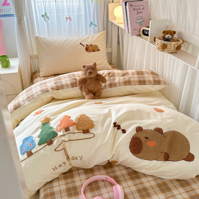 91家纺网 家纺一手货源 找家纺 如意朵 2025新款全棉小清新绣花学生季三四件套 可爱巴拉