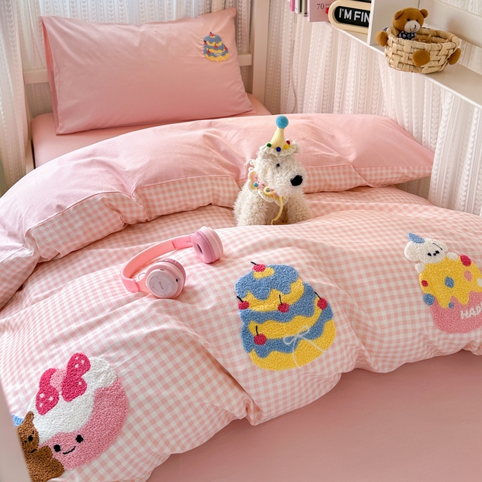 91家纺网 家纺一手货源 找家纺 如意朵 2025新款全棉小清新绣花学生季三四件套 小甜品