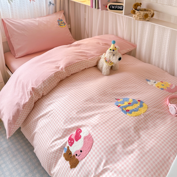 91家纺网 家纺一手货源 找家纺 如意朵 2025新款全棉小清新绣花学生季三四件套 小甜品