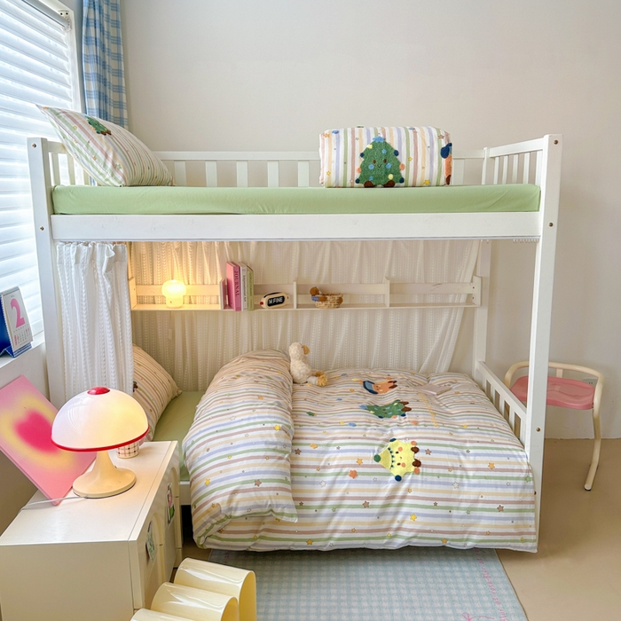 91家纺网 家纺一手货源 找家纺 如意朵 2025新款全棉小清新绣花学生季三四件套 彩色星星