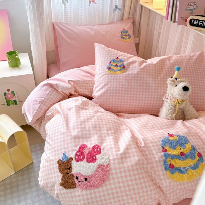 91家纺网 家纺一手货源 找家纺 如意朵 2025新款全棉小清新绣花学生季三四件套 小甜品