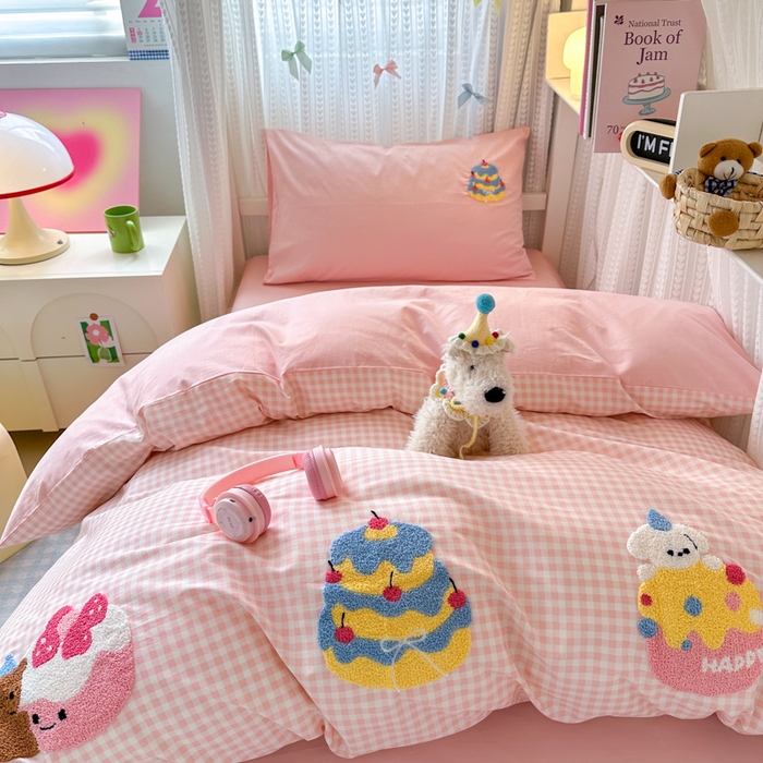 91家纺网 家纺一手货源 找家纺 如意朵 2025新款全棉小清新绣花学生季三四件套 小甜品