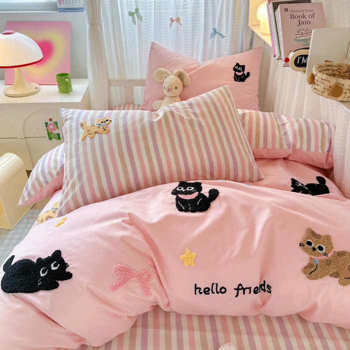 91家纺网 家纺一手货源 找家纺 如意朵 2025新款全棉小清新绣花学生季三四件套 猫咪家族