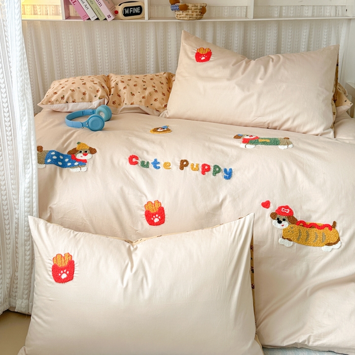 91家纺网 家纺一手货源 找家纺 如意朵 2025新款全棉小清新绣花学生季三四件套 小伙伴