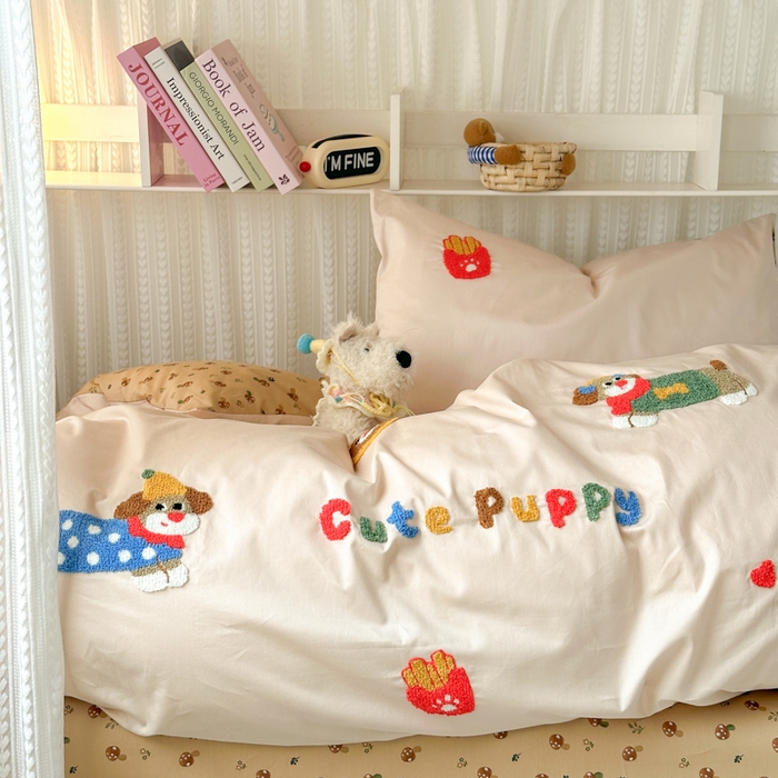 91家纺网 家纺一手货源 找家纺 如意朵 2025新款全棉小清新绣花学生季三四件套 小伙伴