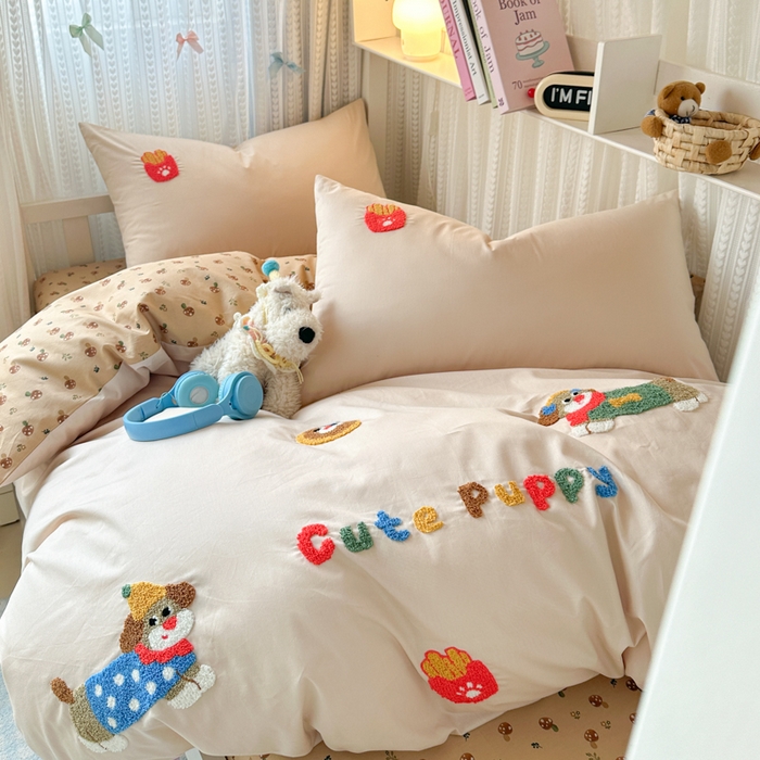 91家纺网 家纺一手货源 找家纺 如意朵 2025新款全棉小清新绣花学生季三四件套 小伙伴