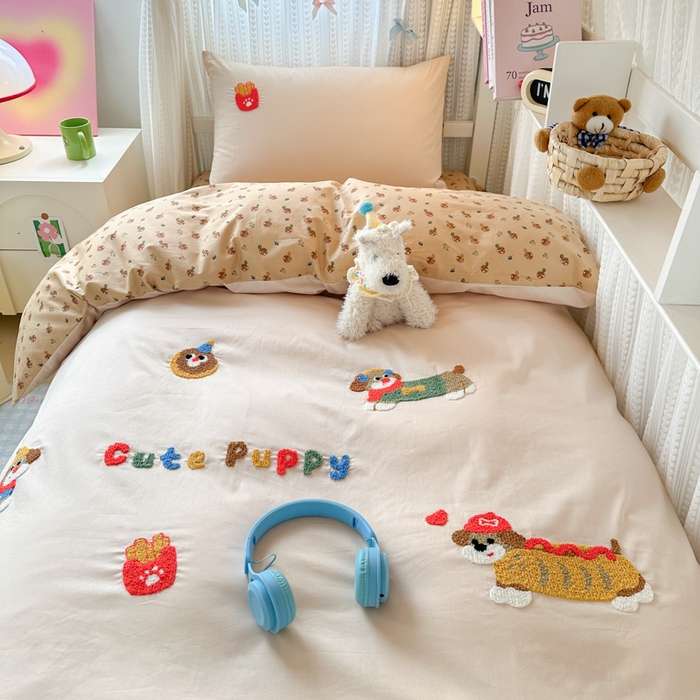 91家纺网 家纺一手货源 找家纺 如意朵 2025新款全棉小清新绣花学生季三四件套 小伙伴