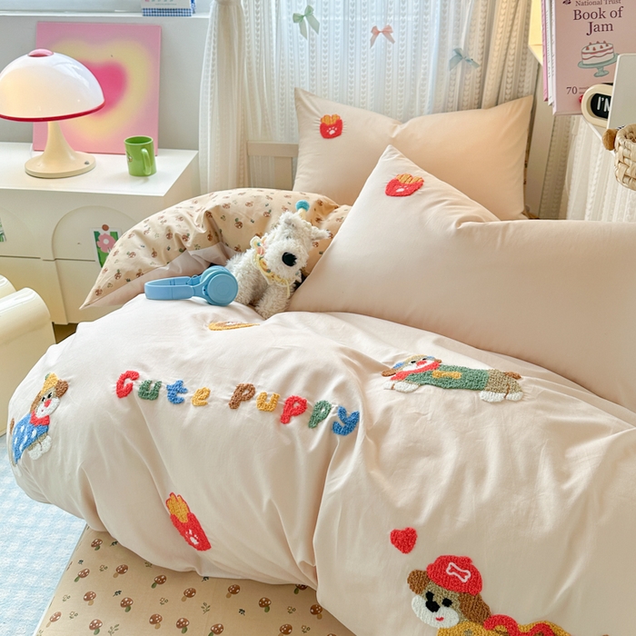 91家纺网 家纺一手货源 找家纺 如意朵 2025新款全棉小清新绣花学生季三四件套 小伙伴