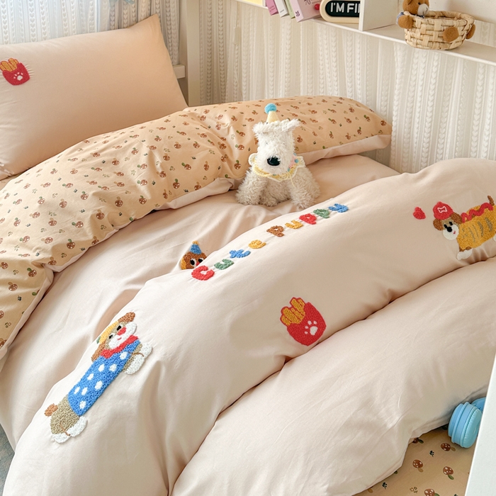 91家纺网 家纺一手货源 找家纺 如意朵 2025新款全棉小清新绣花学生季三四件套 小伙伴