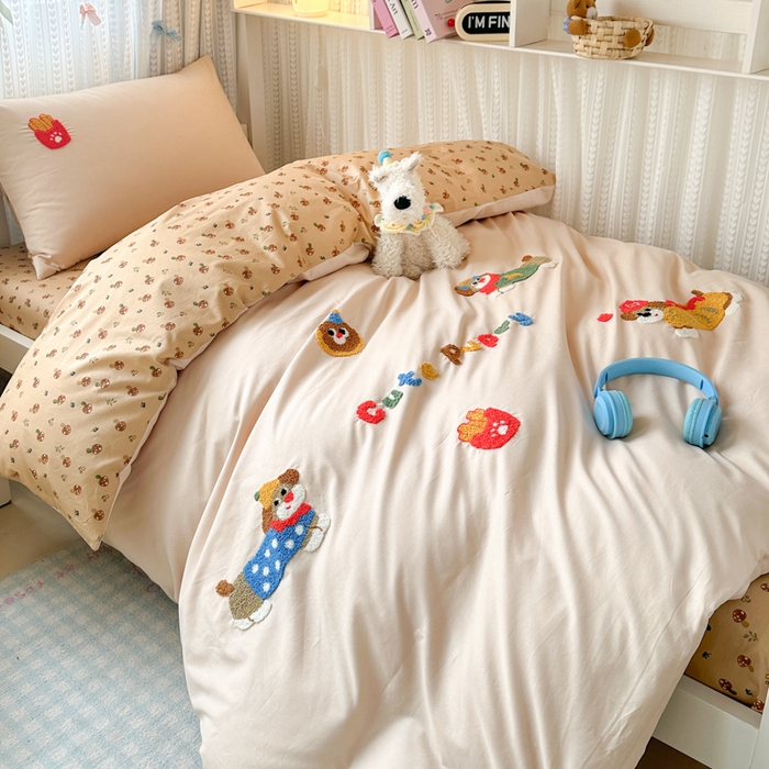 91家纺网 家纺一手货源 找家纺 如意朵 2025新款全棉小清新绣花学生季三四件套 小伙伴