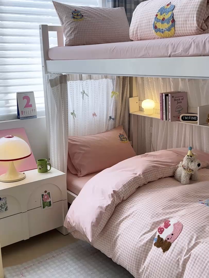 91家纺网 家纺一手货源 找家纺 如意朵 2025新款全棉小清新绣花学生季三四件套 小甜品