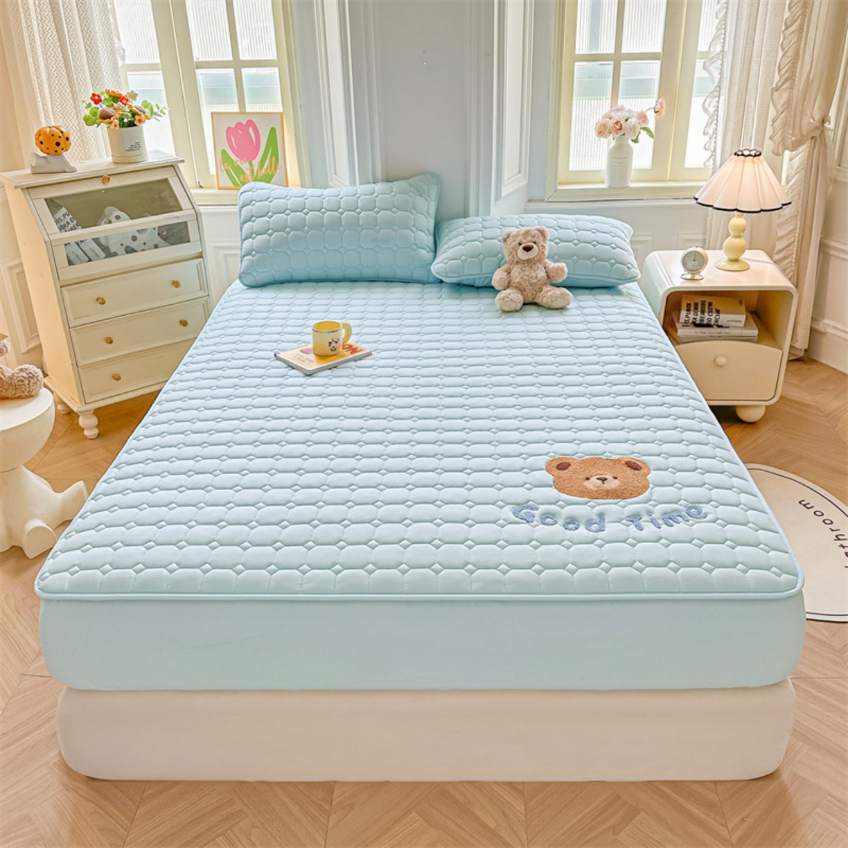 91家纺网 家纺一手货源 找家纺 （总）雯豆家纺 2025新品刺绣款毛巾绣夹棉床笠三件套纯色素色床护垫保护套