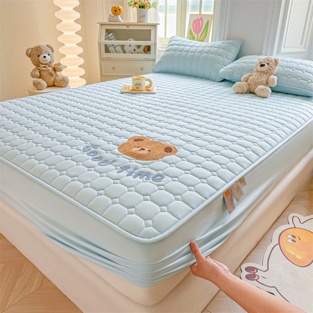 91家纺网 家纺一手货源 找家纺 （总）雯豆家纺 2025新品刺绣款毛巾绣夹棉床笠三件套纯色素色床护垫保护套