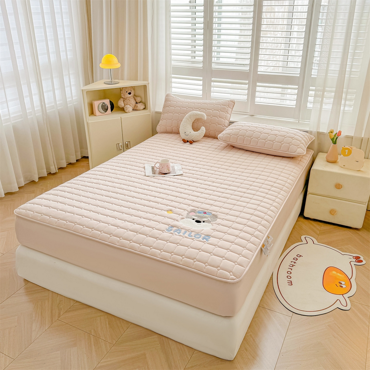 91家纺网 家纺一手货源 找家纺 （总）雯豆家纺 2025新品刺绣款毛巾绣夹棉床笠三件套纯色素色床护垫保护套