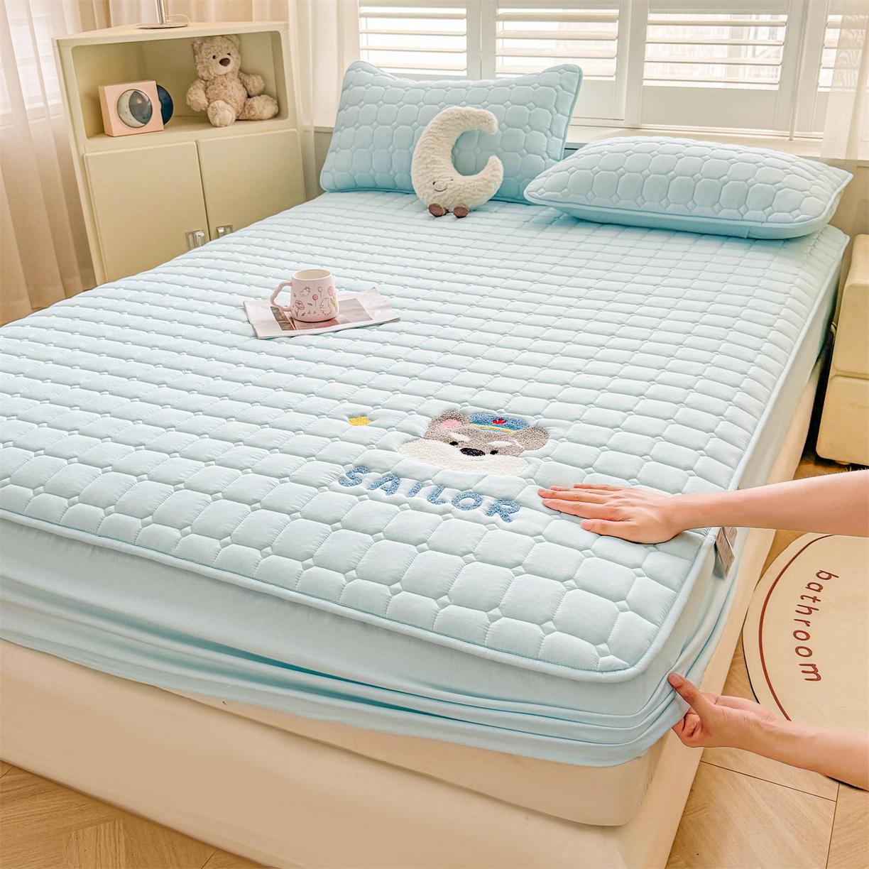 91家纺网 家纺一手货源 找家纺 （总）雯豆家纺 2025新品刺绣款毛巾绣夹棉床笠三件套纯色素色床护垫保护套