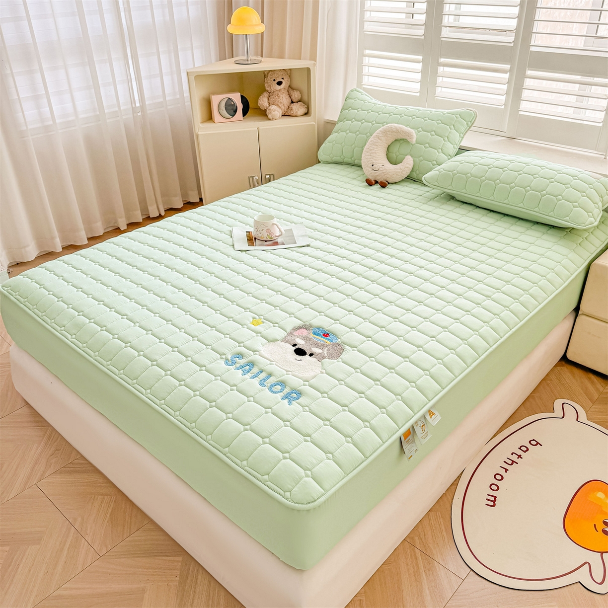 91家纺网 家纺一手货源 找家纺 雯豆家纺 2025新品刺绣款毛巾绣夹棉床笠三件套纯色素色床护垫保护套 叮当狗-清雅绿