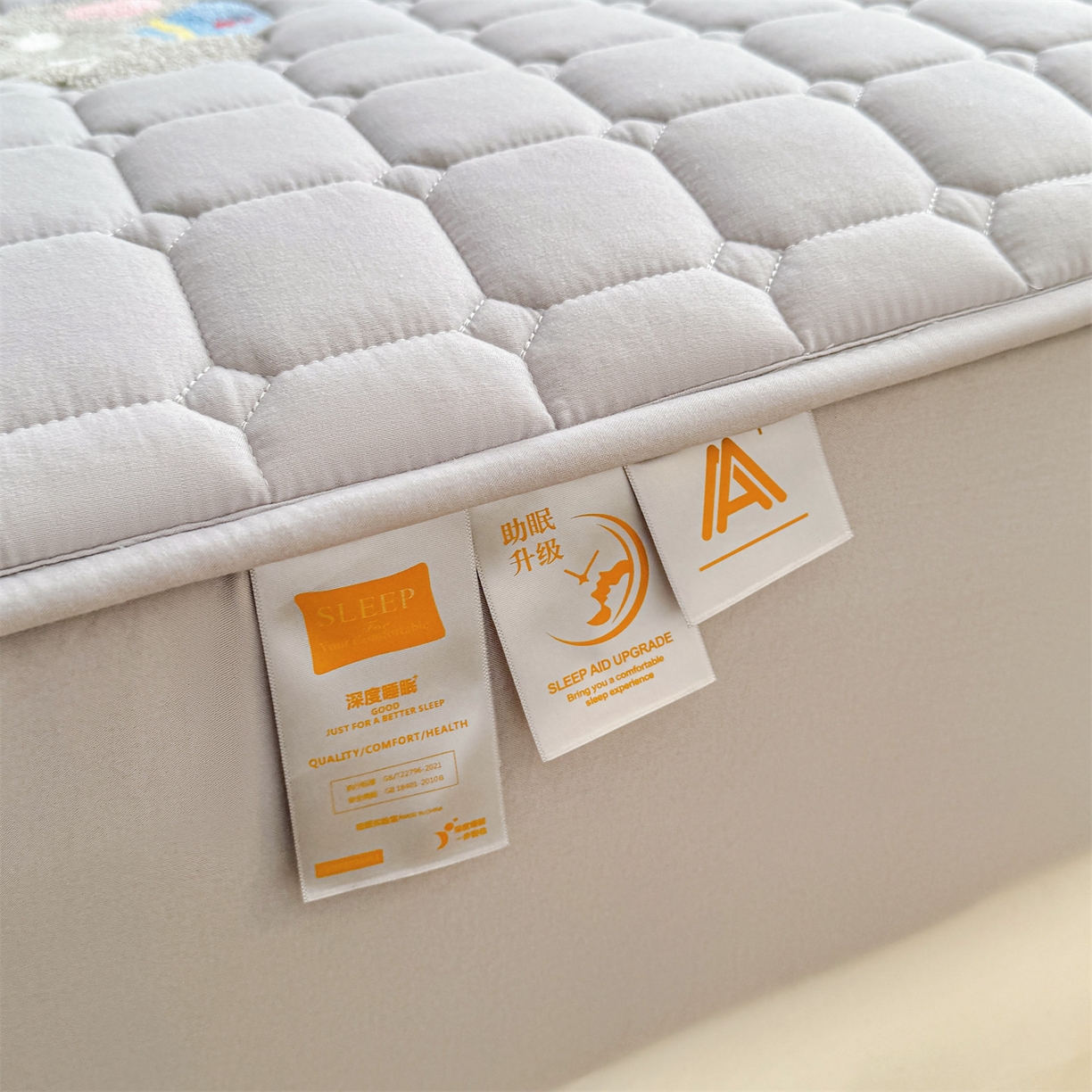 91家纺网 家纺一手货源 找家纺 雯豆家纺 2025新品刺绣款毛巾绣夹棉床笠三件套纯色素色床护垫保护套 叮当狗-暮云灰