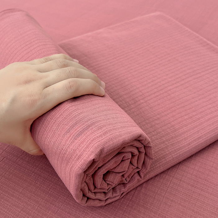 91家纺网 家纺一手货源 找家纺 彩韵家纺 2025新款木m双层纱床单 珊瑚红