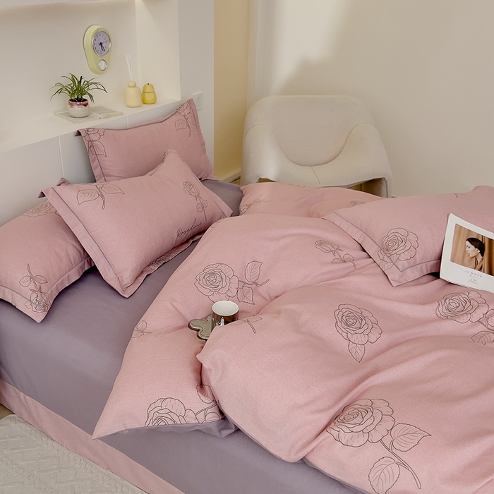 91家纺网 家纺一手货源 找家纺 优品阁 2024新款亲肤舒适全棉磨毛四件套学生三件套系列 法风玫瑰-粉