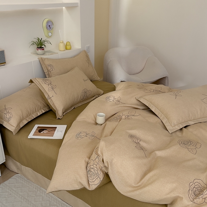 91家纺网 家纺一手货源 找家纺 优品阁 2024新款亲肤舒适全棉磨毛四件套学生三件套系列 法风玫瑰-咖