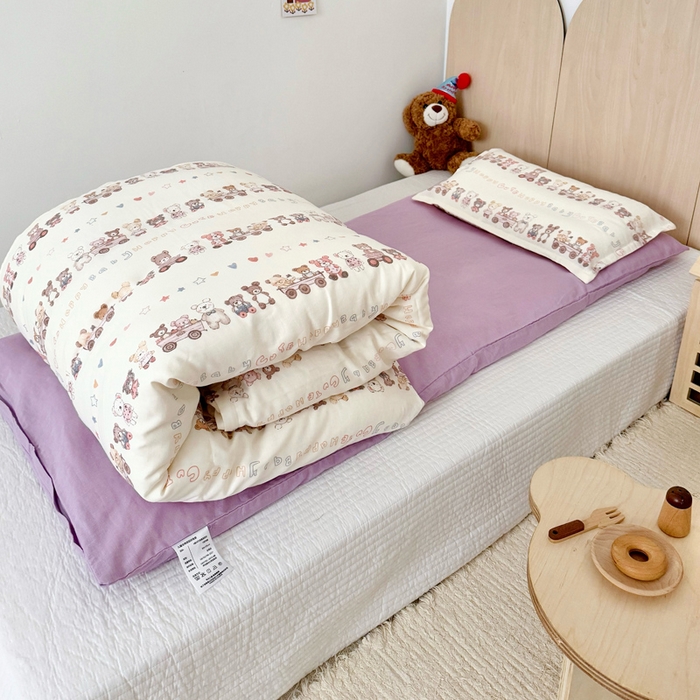 91家纺网 家纺一手货源 找家纺 2025新款全棉26℃有氧双层纱幼儿园多件套 快乐小熊