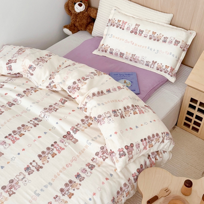 91家纺网 家纺一手货源 找家纺 2025新款全棉26℃有氧双层纱幼儿园多件套 快乐小熊