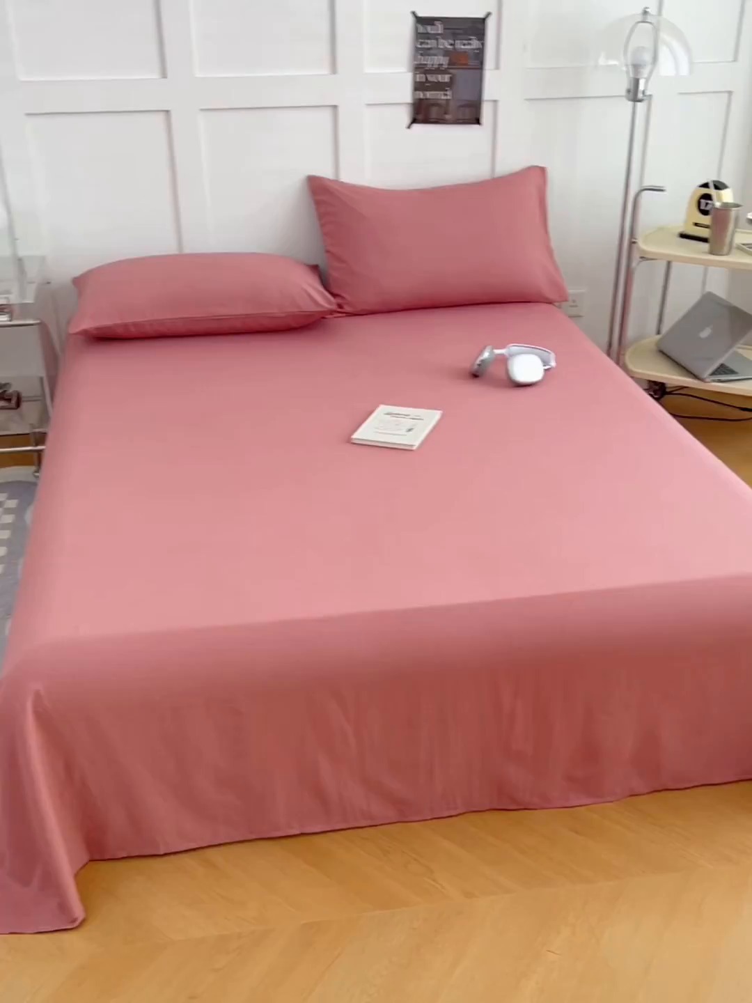 91家纺网 家纺一手货源 找家纺 彩韵家纺 2025新款柔软云感水洗m床单系列 酒曲红