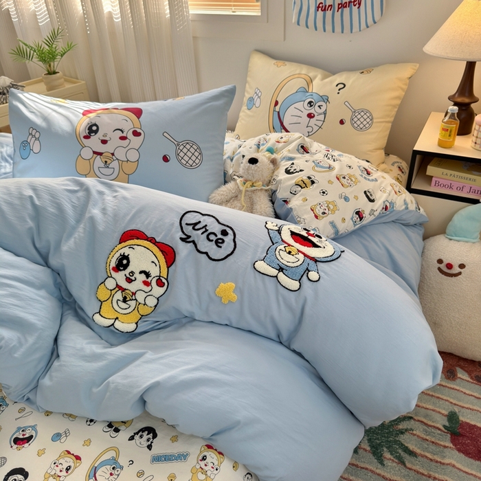 91家纺网 家纺一手货源 找家纺 一霖家纺 2025新款高克重云朵棉数码印花＋毛巾绣四件套 萌萌小叮当