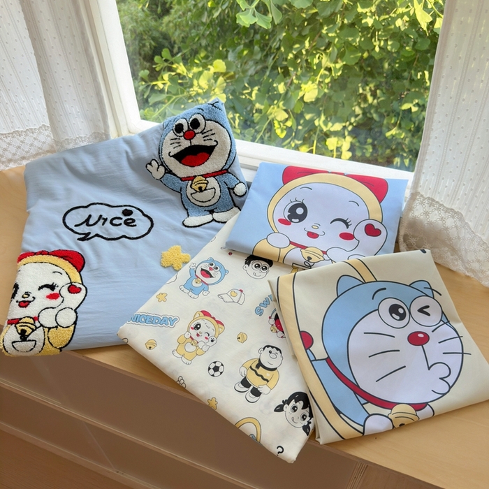 91家纺网 家纺一手货源 找家纺 一霖家纺 2025新款高克重云朵棉数码印花＋毛巾绣四件套 萌萌小叮当