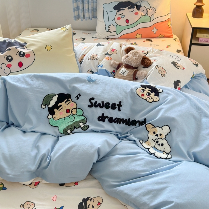 91家纺网 家纺一手货源 找家纺 一霖家纺 2025新款高克重云朵棉数码印花＋毛巾绣四件套 晚安 小新