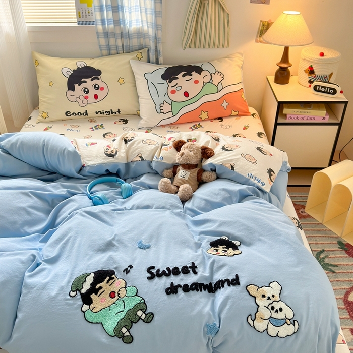 91家纺网 家纺一手货源 找家纺 一霖家纺 2025新款高克重云朵棉数码印花＋毛巾绣四件套 晚安 小新