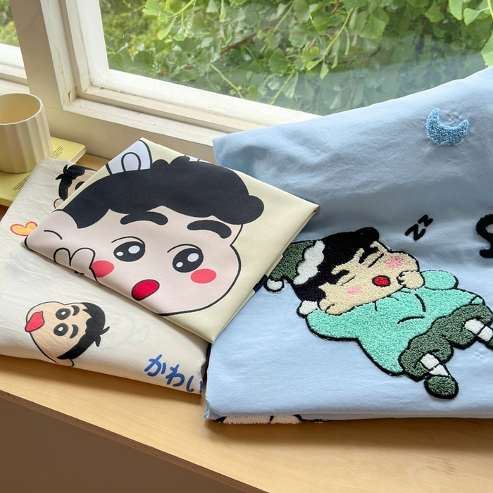 91家纺网 家纺一手货源 找家纺 一霖家纺 2025新款高克重云朵棉数码印花＋毛巾绣四件套 晚安 小新