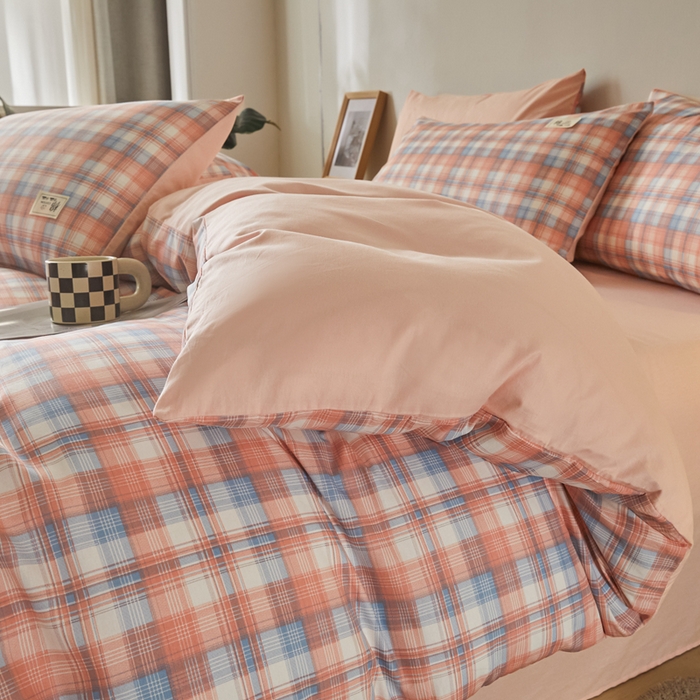 91家纺网 家纺一手货源 找家纺 莱通家纺 2025新款纯色双拼四件套 粉小格