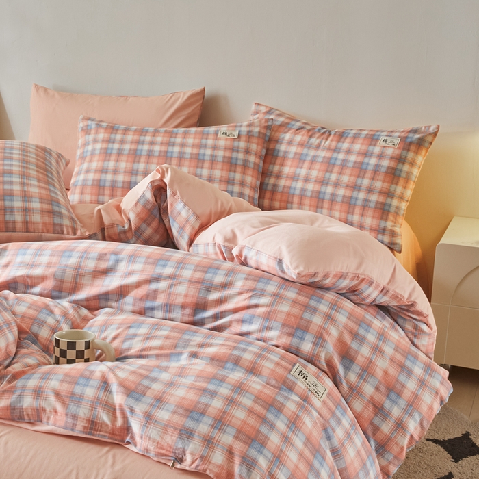 91家纺网 家纺一手货源 找家纺 莱通家纺 2025新款纯色双拼四件套 粉小格