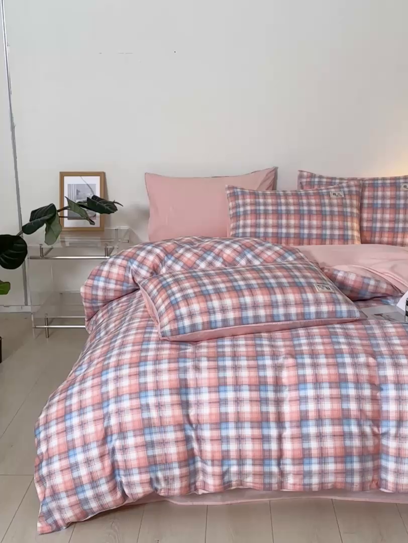 91家纺网 家纺一手货源 找家纺 莱通家纺 2025新款纯色双拼四件套 粉小格